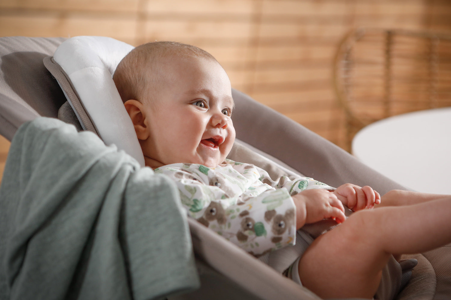Hauck Bouncer Deluxe - leżaczek 2w1 do krzesełka do karmienia | Sand