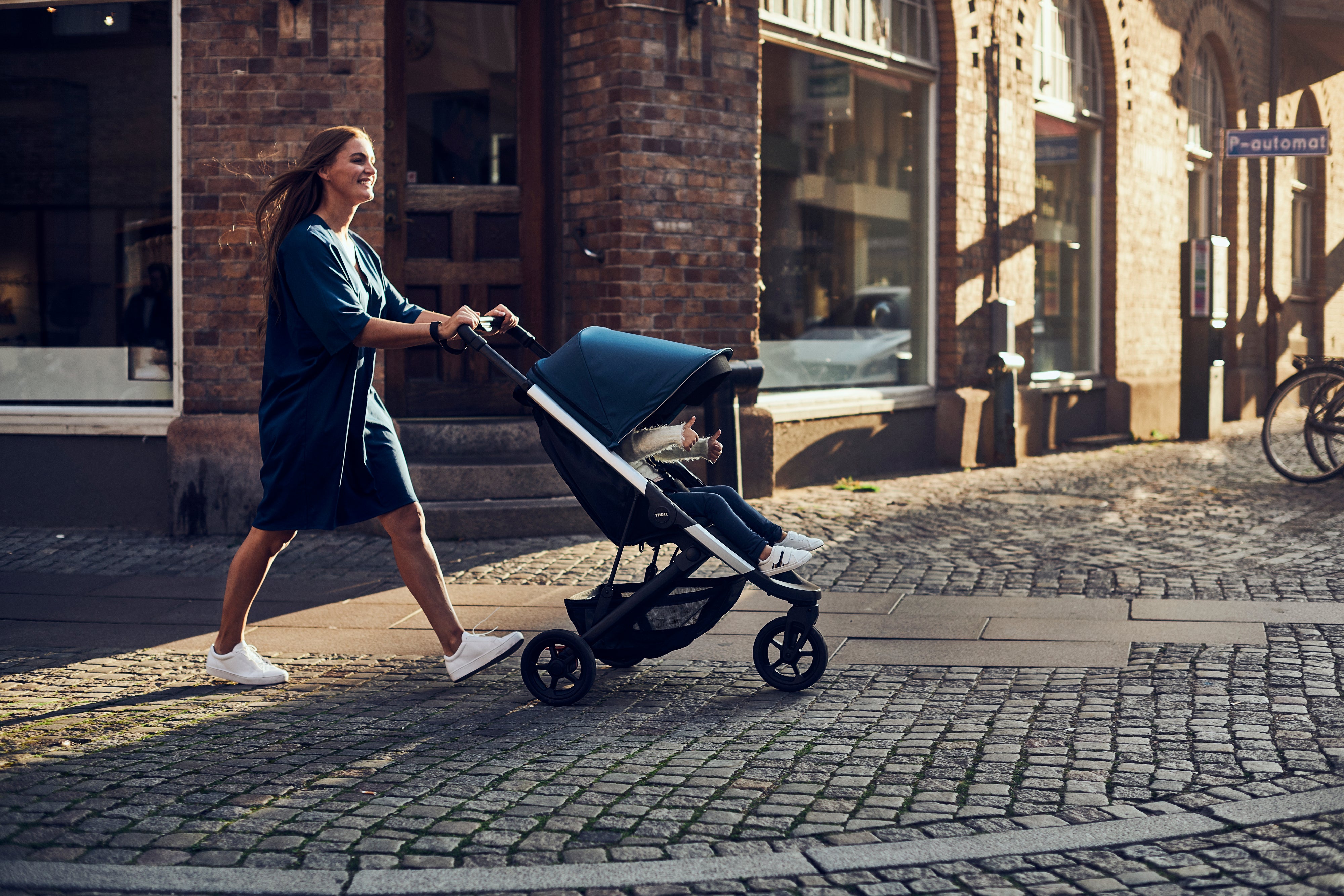 Thule Spring Wózek Spacerowy Black on Black