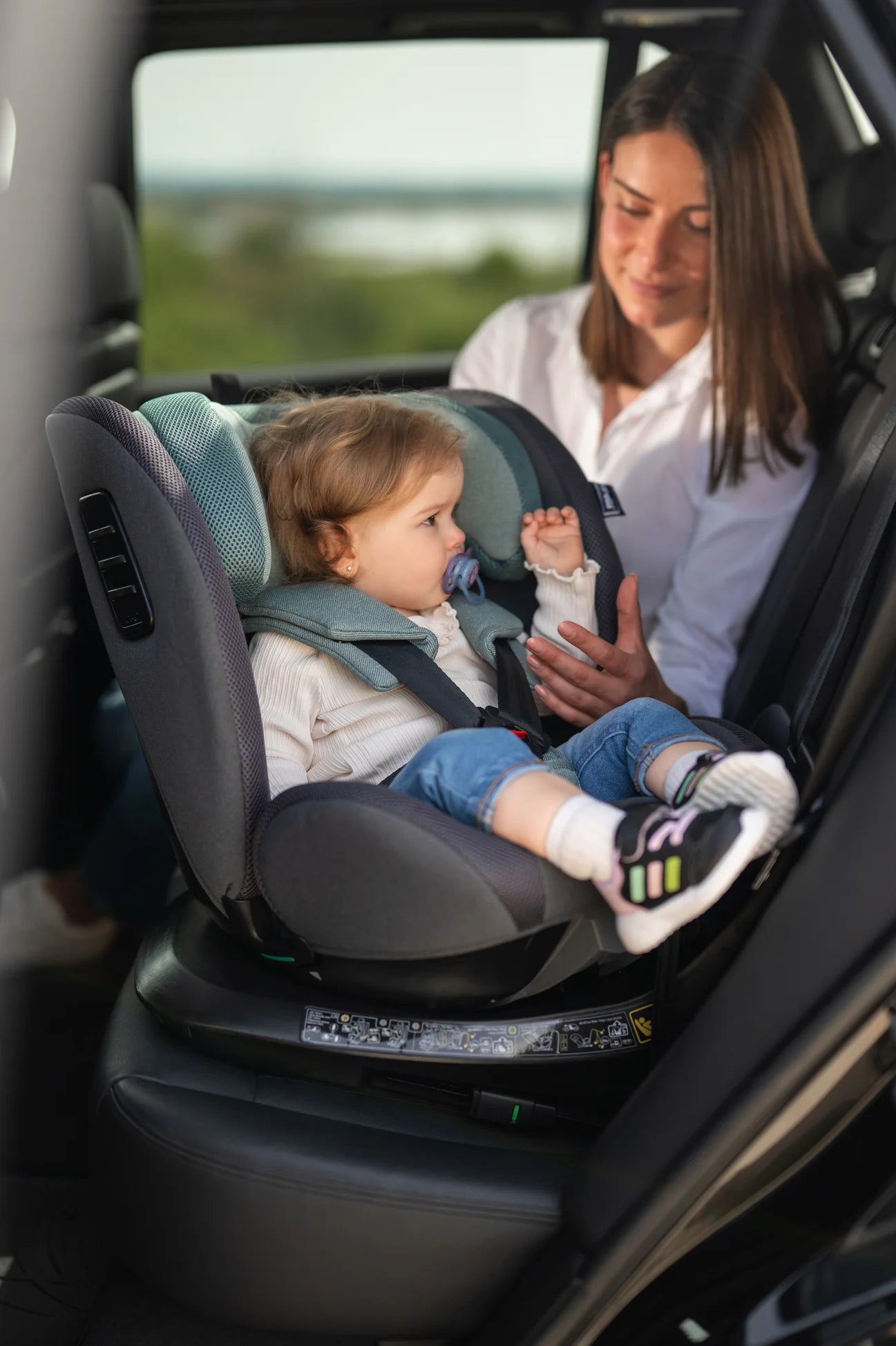 Lorelli Monza - fotelik samochodowy I-Size 40-150cm ISOFIX 360 | Green