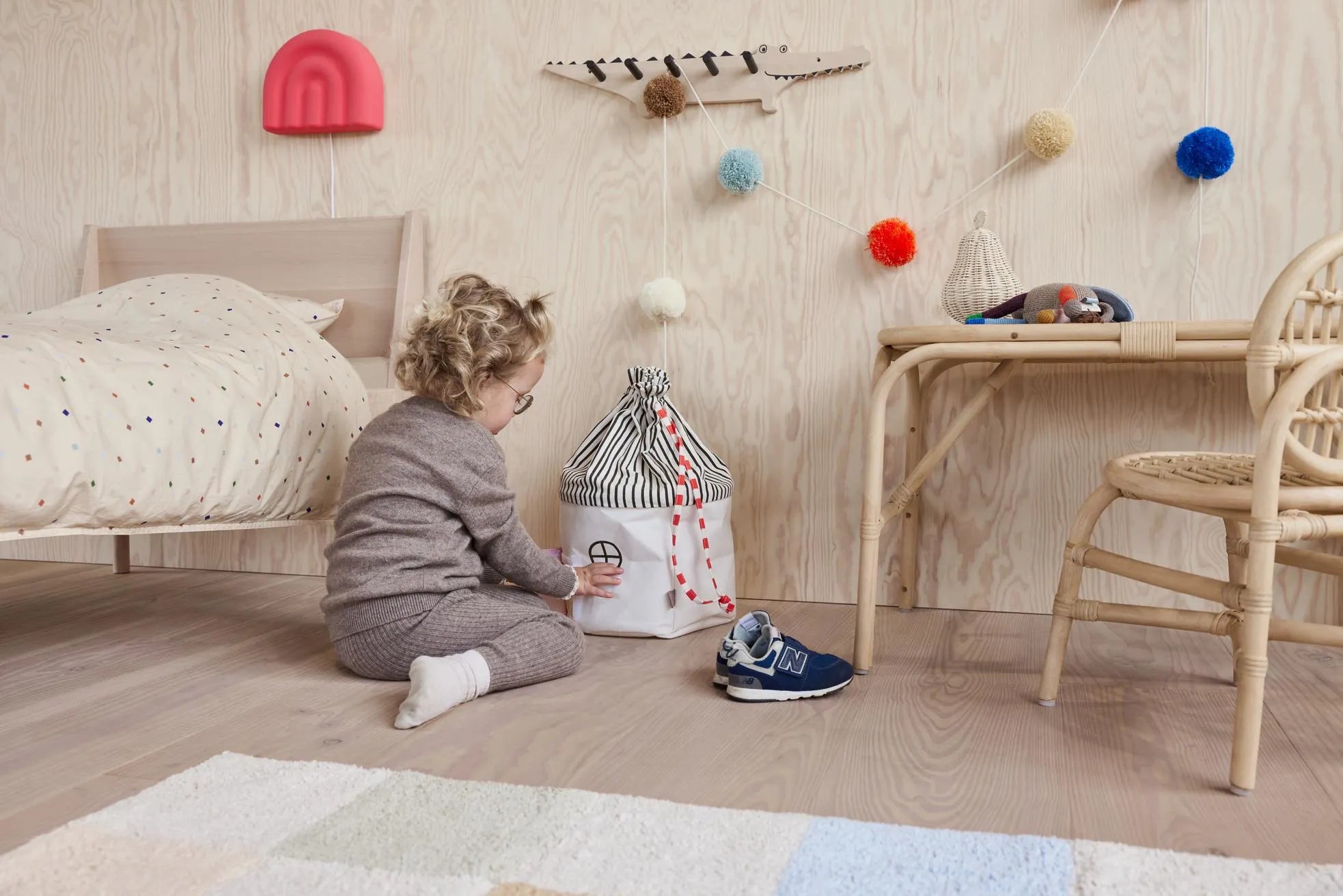 Girlanda dekoracja do pokoju dziecka Kulki PomPom