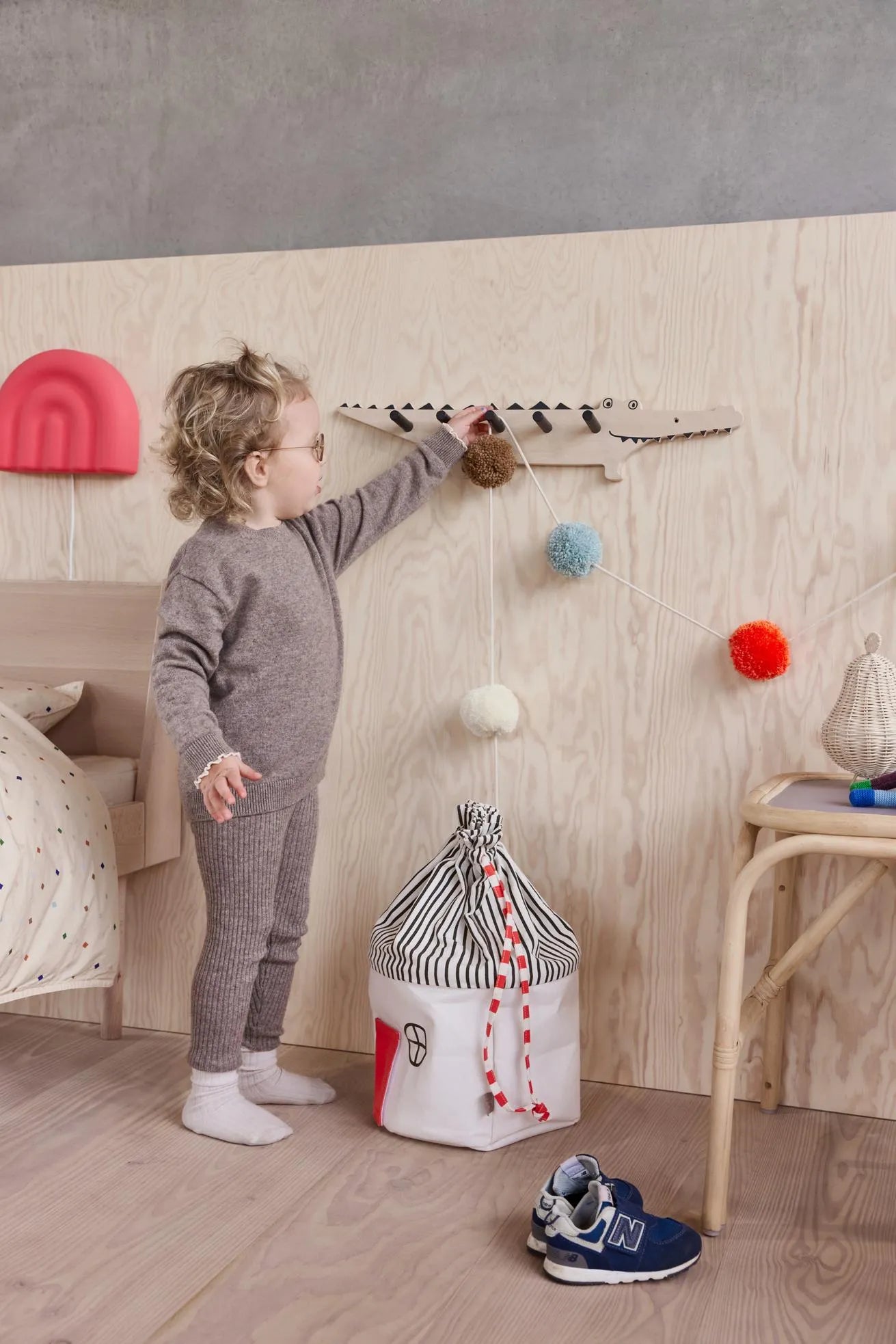 Girlanda dekoracja do pokoju dziecka Kulki PomPom