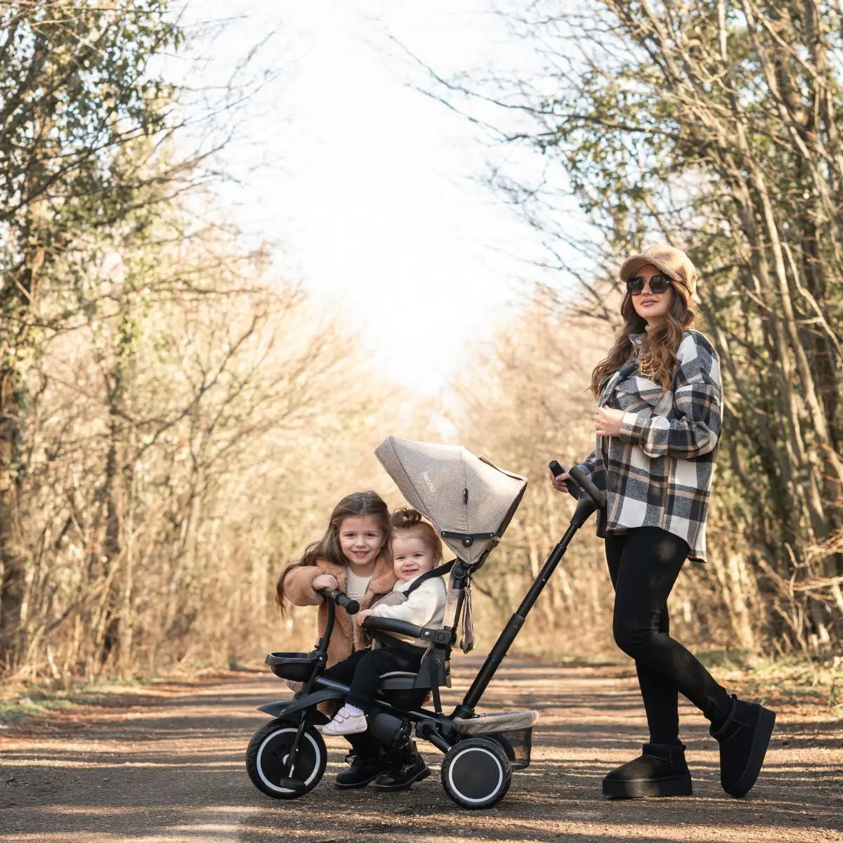 Lorelli Freccia - rowerek trójkołowy 5w1 pchacz składany z funkcją wolnego koła beżowy.