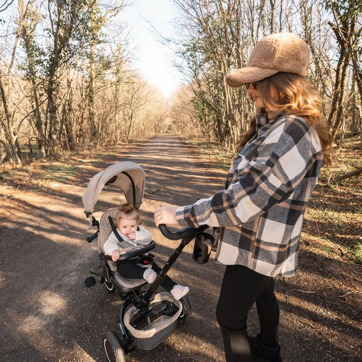 Lorelli Freccia - rowerek trójkołowy 5w1 pchacz składany z funkcją wolnego koła beżowy