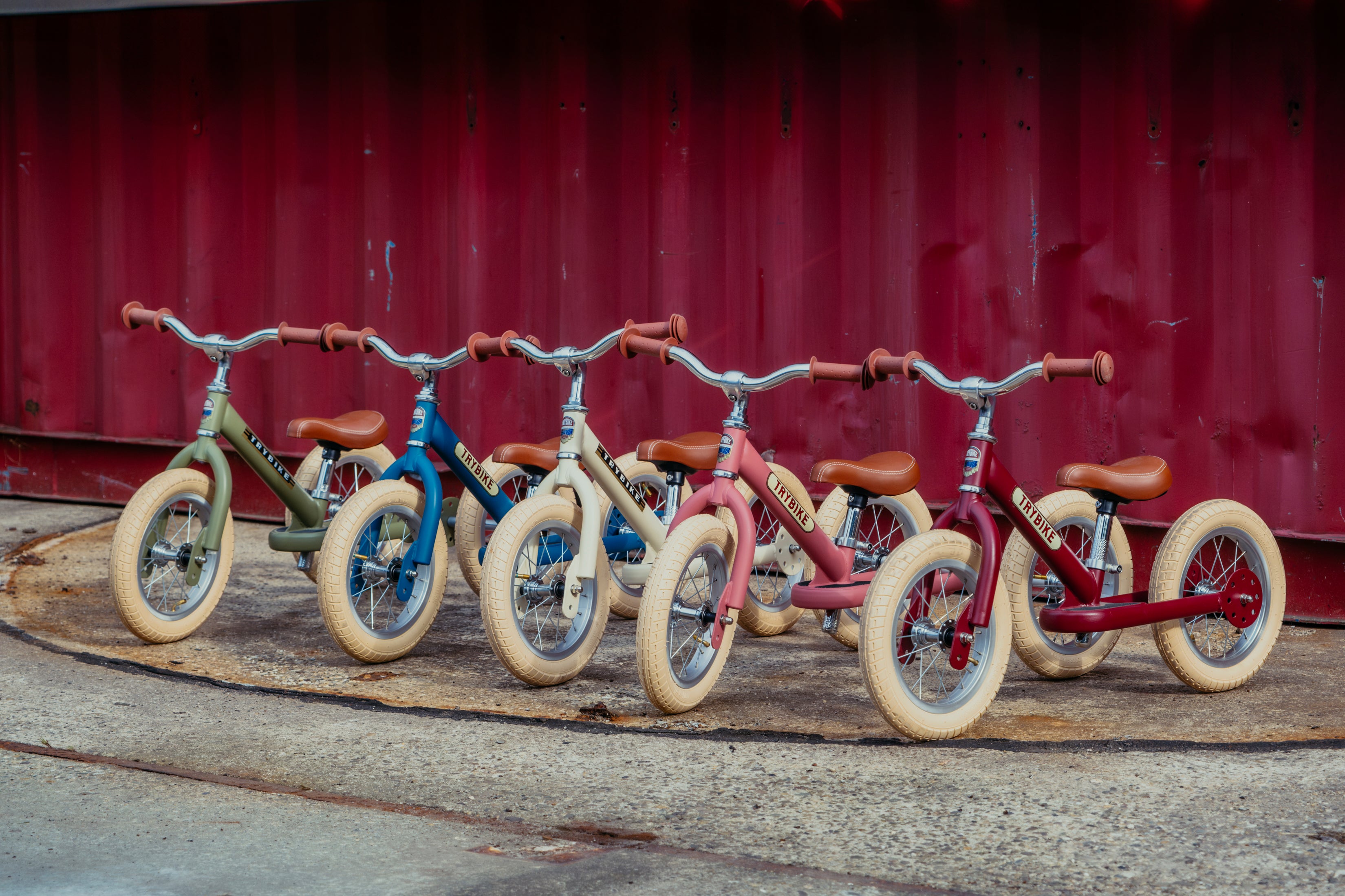 Pierwszy rower biegowy balansujący dziecięcy czerwony dla dzieci Trybike
