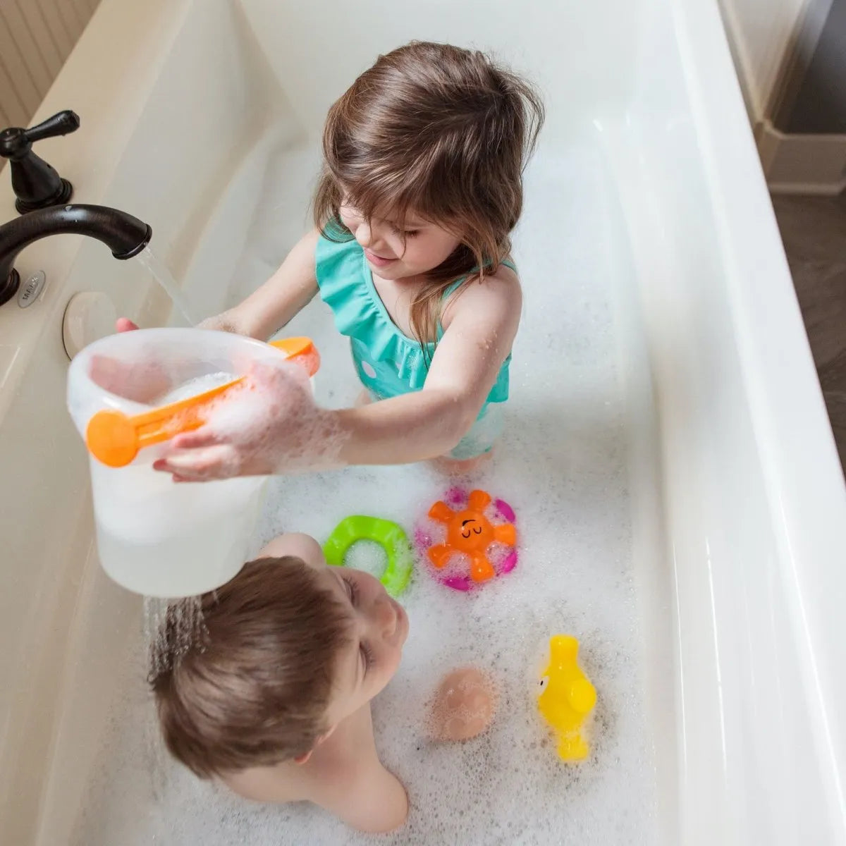 Fat Brain Toys - zabawka do kąpieli Kumple z Wiaderka - JasieBasie.pl