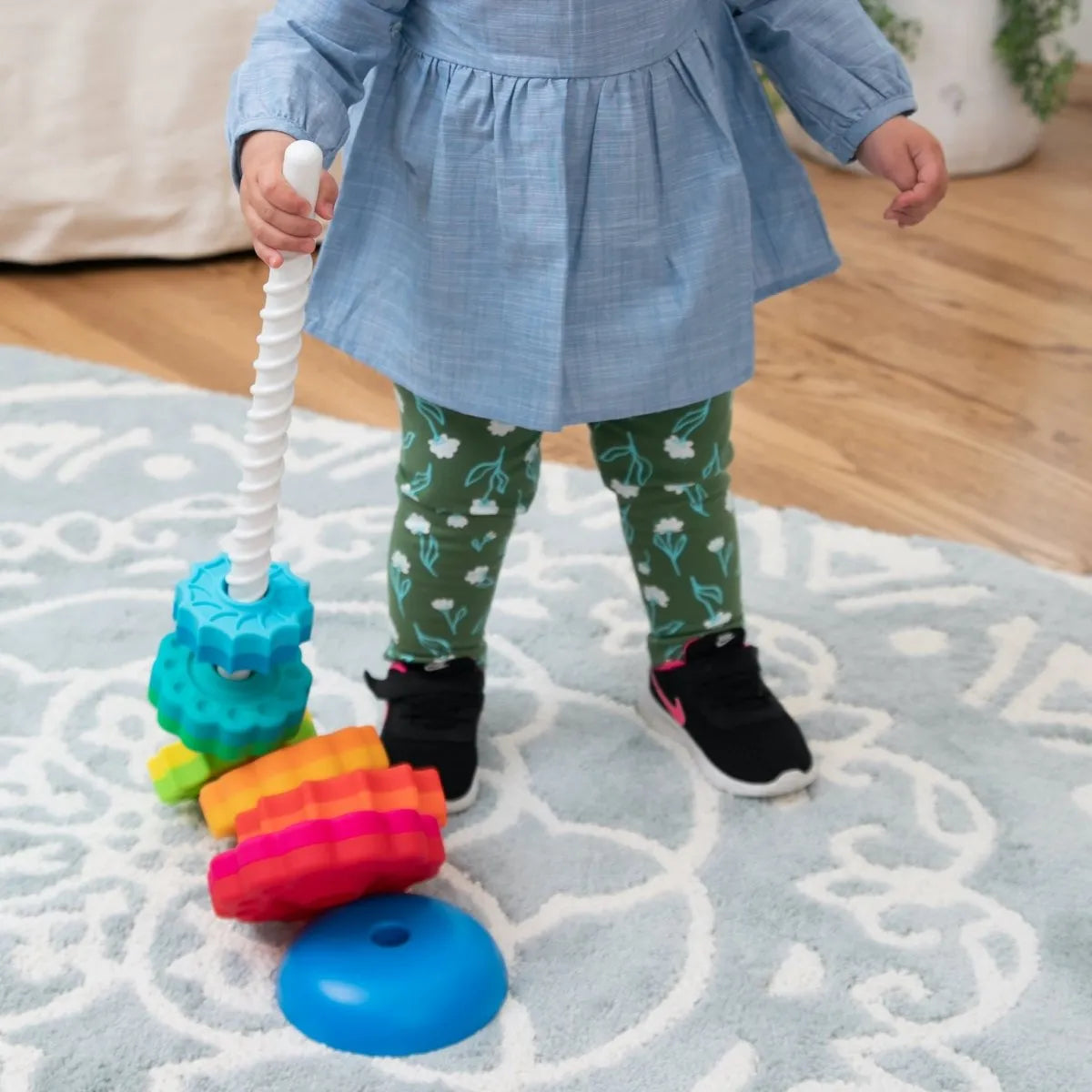 Fat Brain Toys - zakręcona wieża Spin Again - JasieBasie.pl