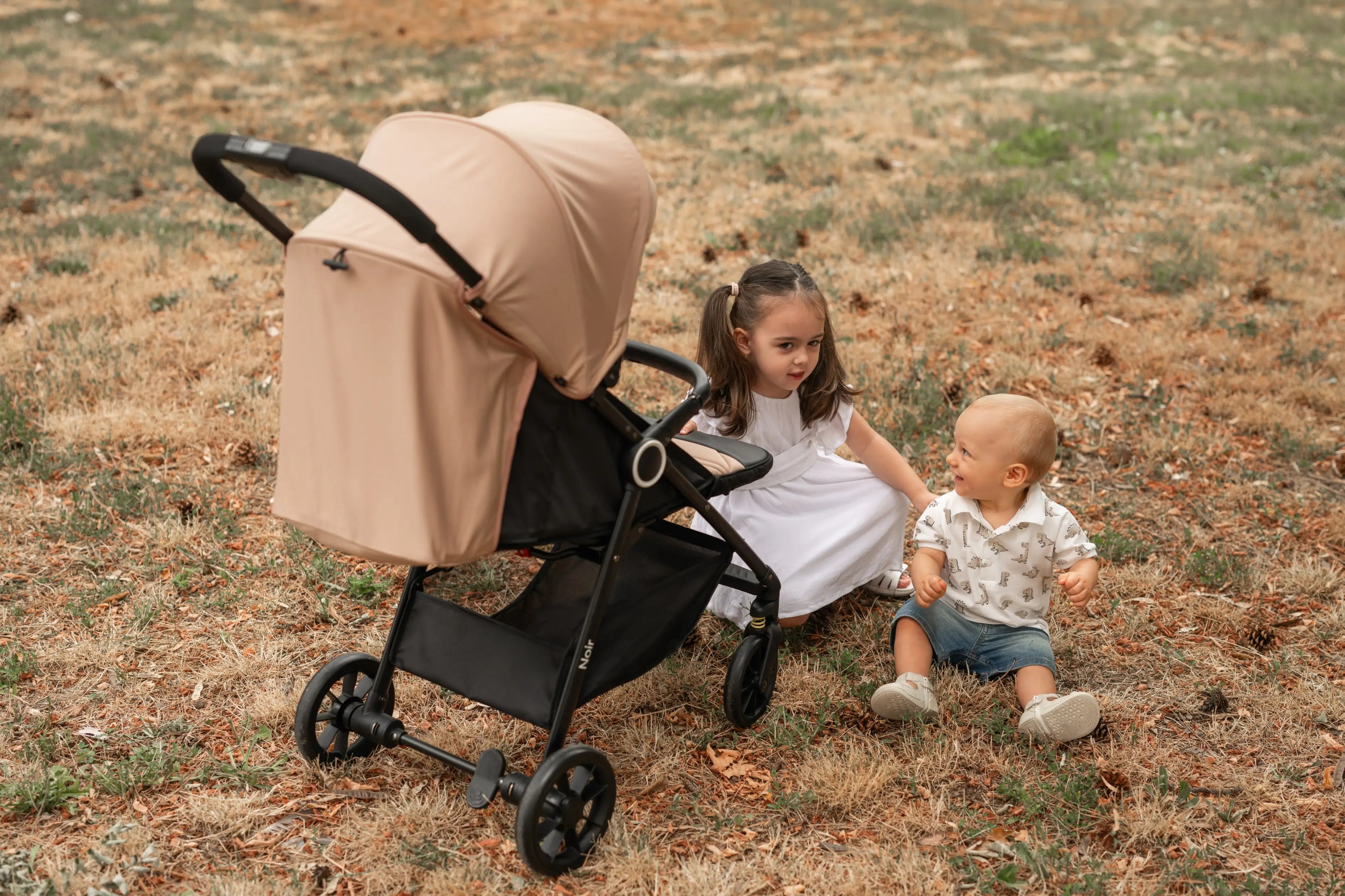 Lorelli Noir - wózek spacerowy do 22kg | Beige