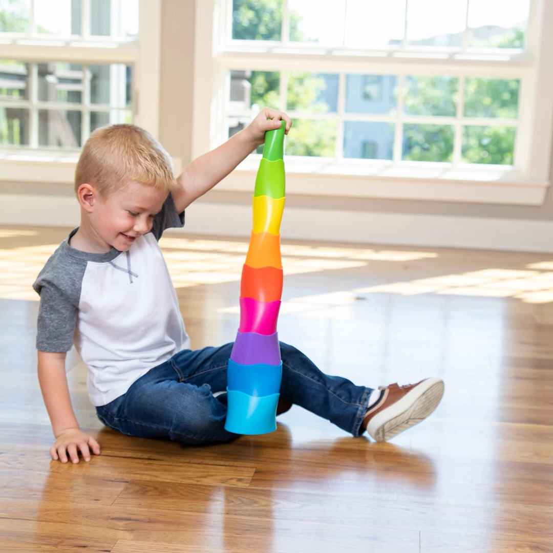kolorowa wieża dla dzieci fat brain toys