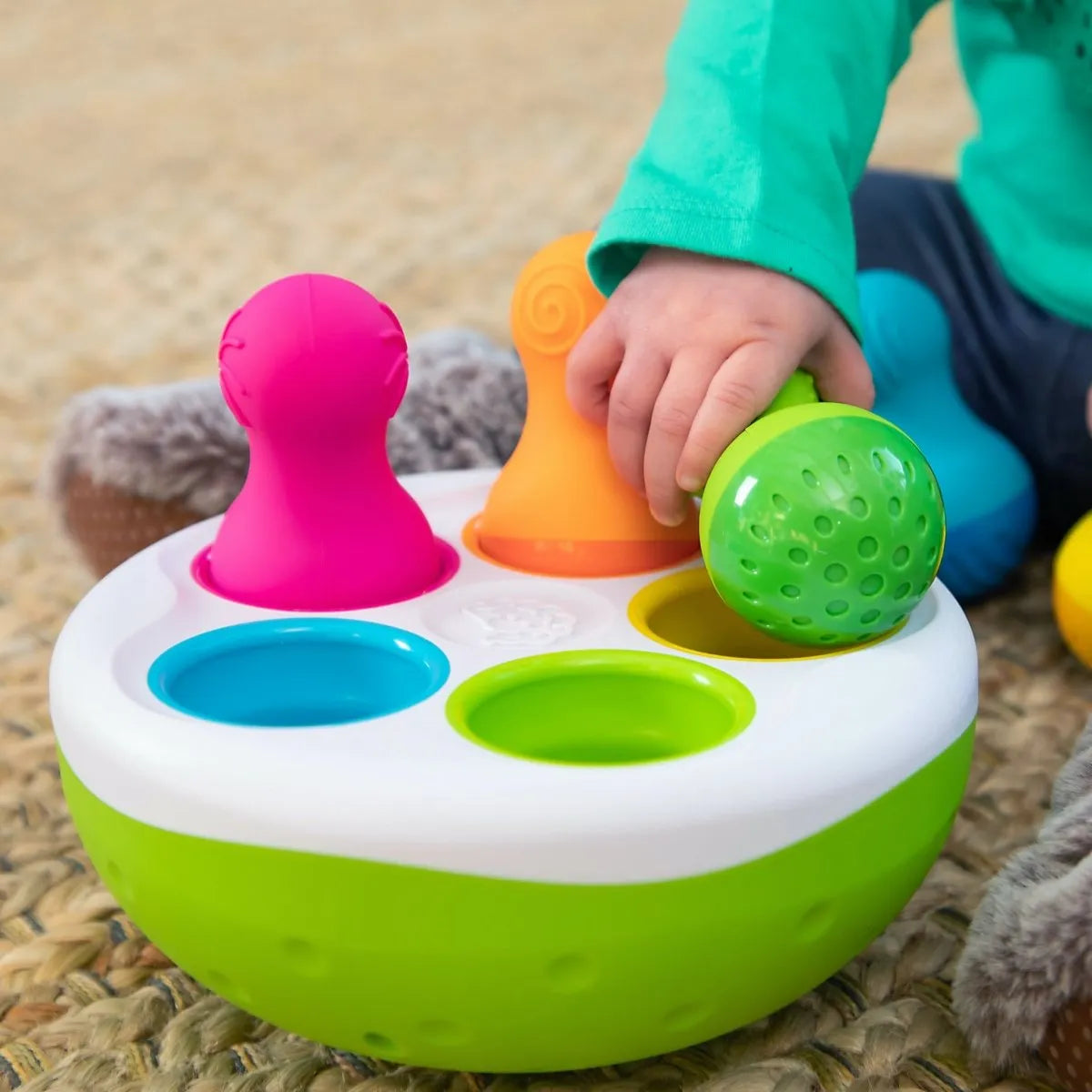 Fat Brain Toys - sorter kolorowe Wańki Wstańki SpinnyPins - JasieBasie.pl